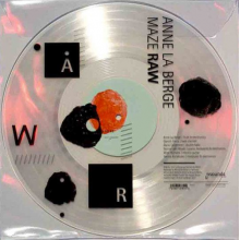 桌上的橘子头像