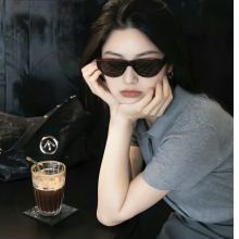 一稿过过过头像