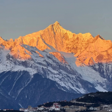 洗碗机在玉龙雪山头像
